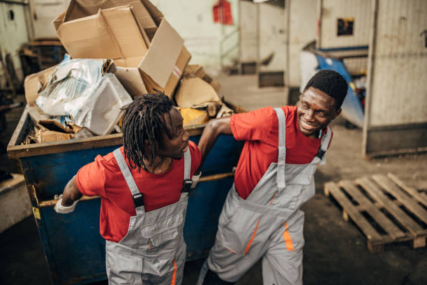 Best Local Junk Hauling  in East Dundee, IL